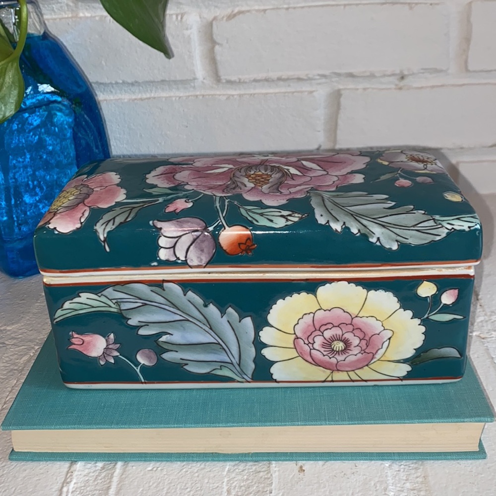 Vintage Trinket Box - Picture 10 of 12